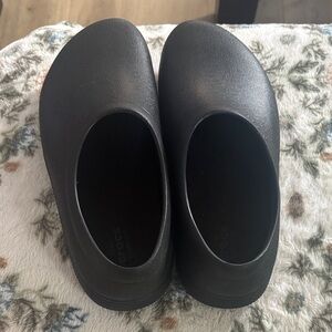CROCS Black Mules new without tags never worn